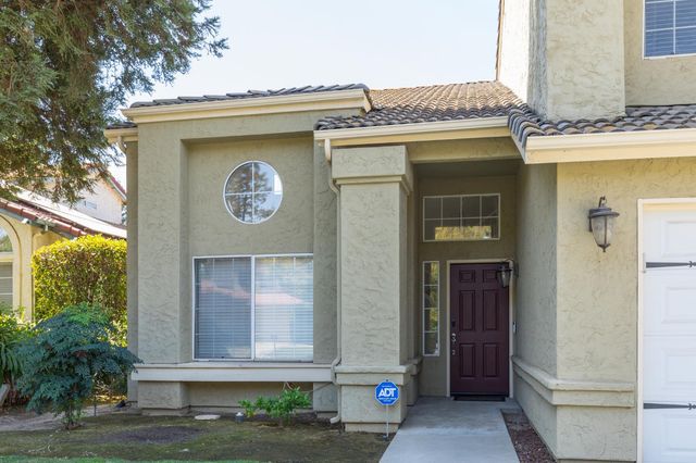 953 E Buckhill Road, Fresno, CA 93720