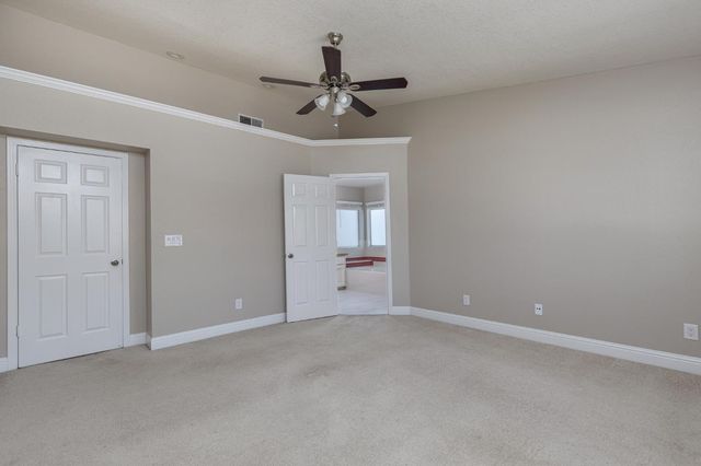 953 E Buckhill Road, Fresno, CA 93720