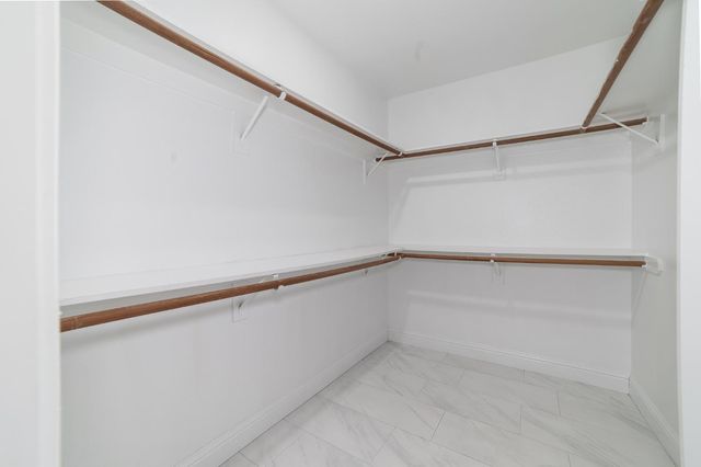 953 E Buckhill Road, Fresno, CA 93720