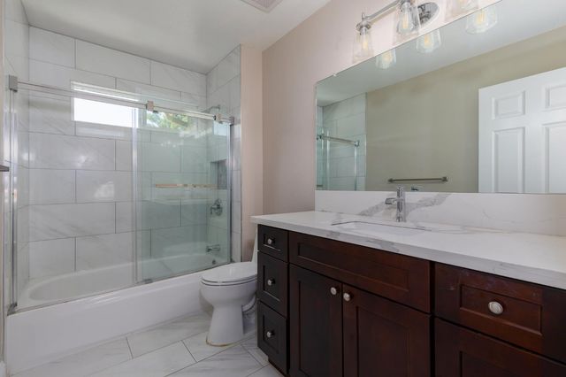953 E Buckhill Road, Fresno, CA 93720
