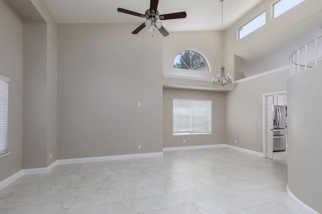 953 E Buckhill Road, Fresno, CA 93720