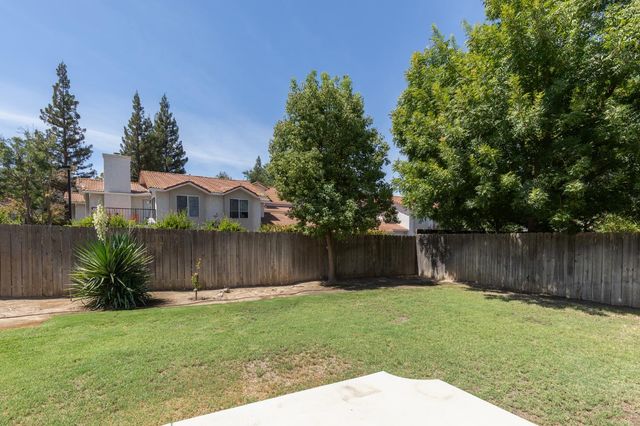 953 E Buckhill Road, Fresno, CA 93720
