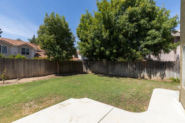 953 E Buckhill Road, Fresno, CA 93720
