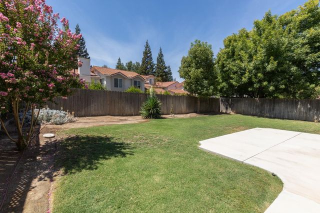 953 E Buckhill Road, Fresno, CA 93720