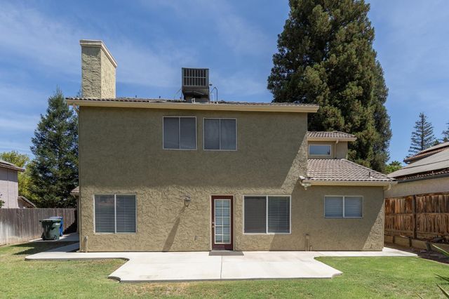 953 E Buckhill Road, Fresno, CA 93720