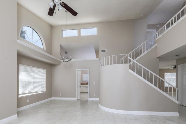 953 E Buckhill Road, Fresno, CA 93720