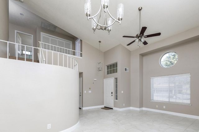 953 E Buckhill Road, Fresno, CA 93720