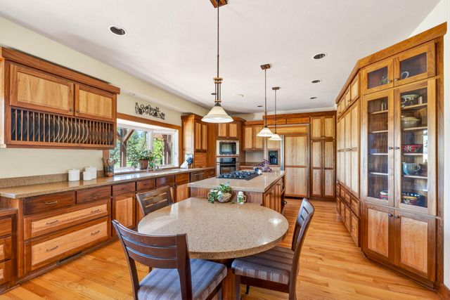 60350 Arnold Market Road, Bend, OR 97702