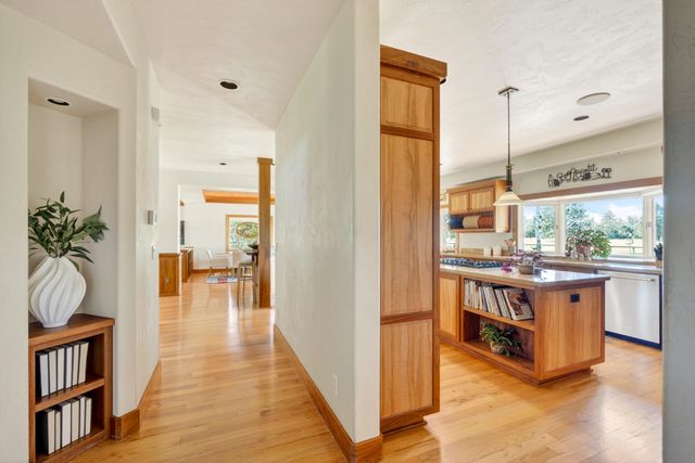 60350 Arnold Market Road, Bend, OR 97702