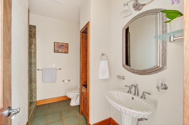 60350 Arnold Market Road, Bend, OR 97702