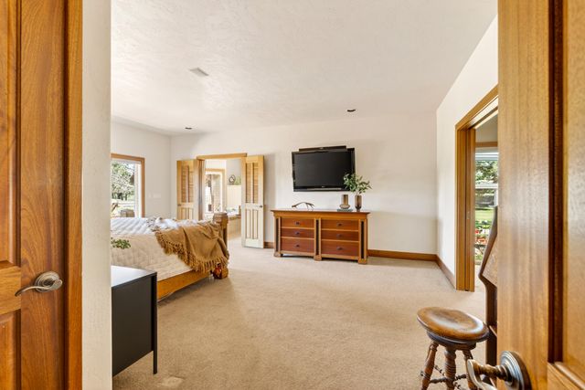 60350 Arnold Market Road, Bend, OR 97702
