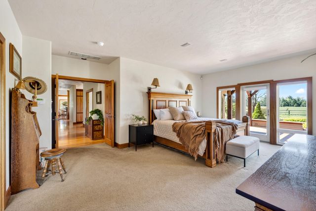 60350 Arnold Market Road, Bend, OR 97702