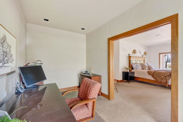 60350 Arnold Market Road, Bend, OR 97702