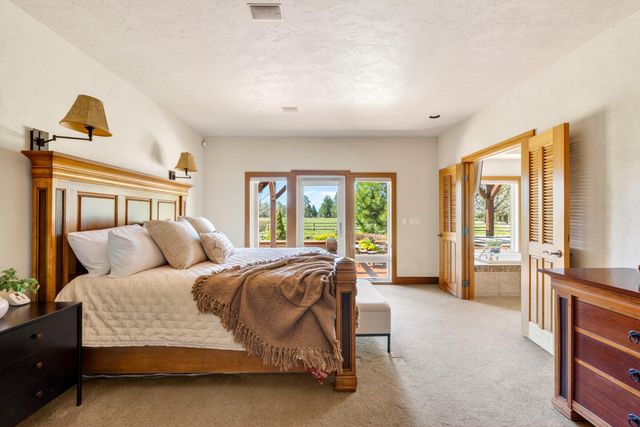 60350 Arnold Market Road, Bend, OR 97702