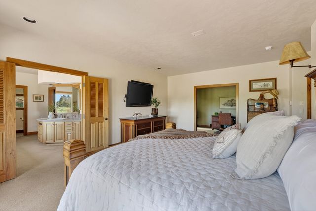 60350 Arnold Market Road, Bend, OR 97702