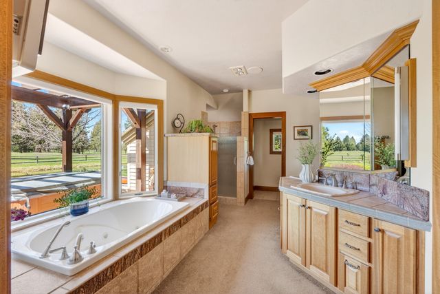 60350 Arnold Market Road, Bend, OR 97702