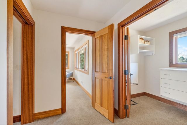 60350 Arnold Market Road, Bend, OR 97702