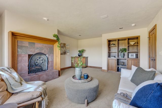 60350 Arnold Market Road, Bend, OR 97702