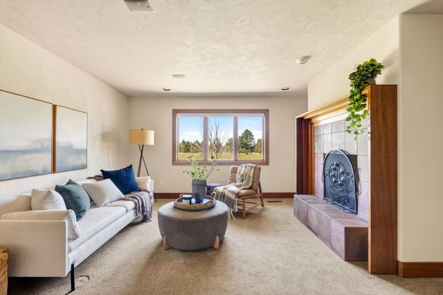 60350 Arnold Market Road, Bend, OR 97702