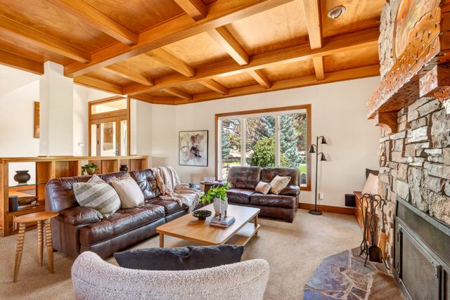 60350 Arnold Market Road, Bend, OR 97702