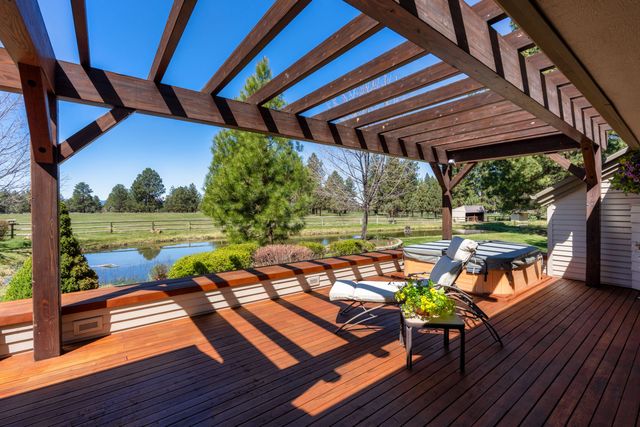 60350 Arnold Market Road, Bend, OR 97702