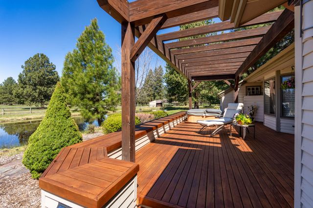 60350 Arnold Market Road, Bend, OR 97702
