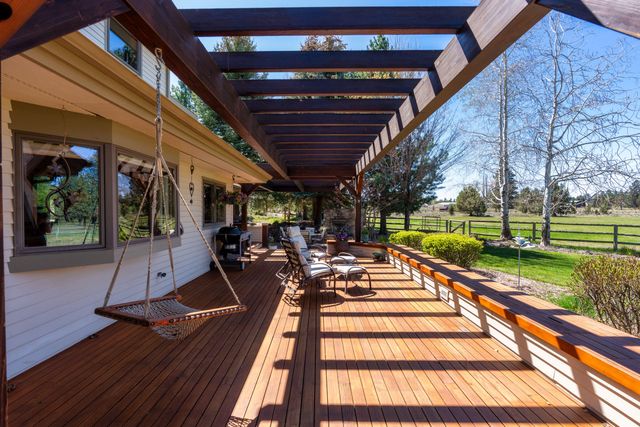 60350 Arnold Market Road, Bend, OR 97702
