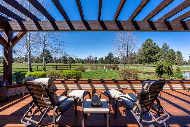 60350 Arnold Market Road, Bend, OR 97702