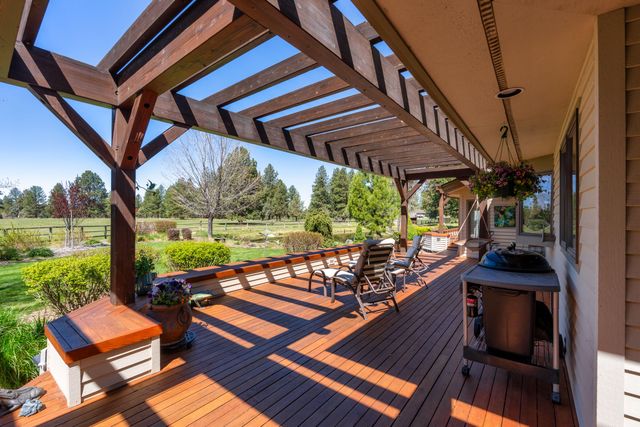 60350 Arnold Market Road, Bend, OR 97702