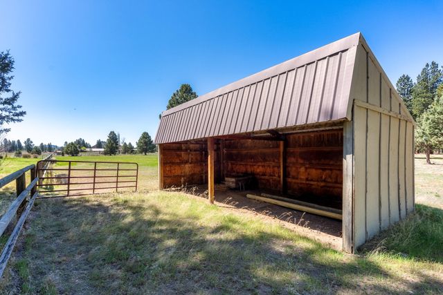 60350 Arnold Market Road, Bend, OR 97702