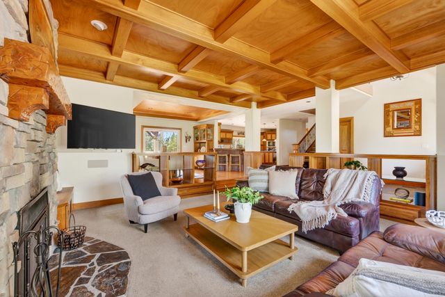60350 Arnold Market Road, Bend, OR 97702