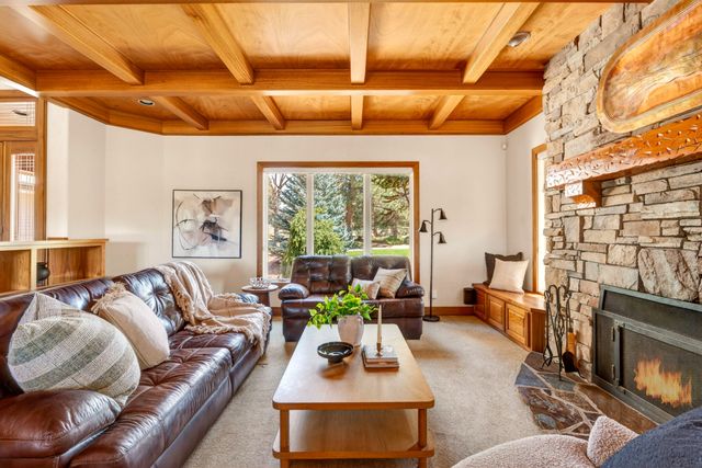 60350 Arnold Market Road, Bend, OR 97702