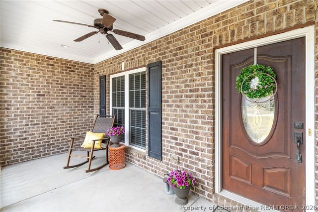 417 Foxwood Drive, Hope Mills, NC 28348