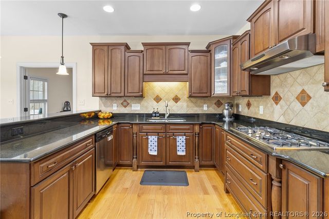 417 Foxwood Drive, Hope Mills, NC 28348