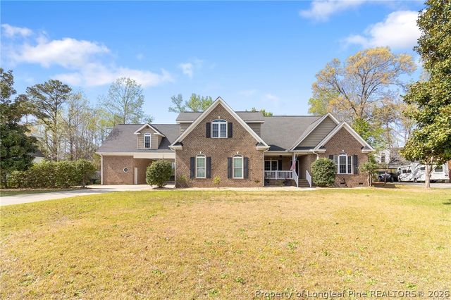 417 Foxwood Drive, Hope Mills, NC 28348