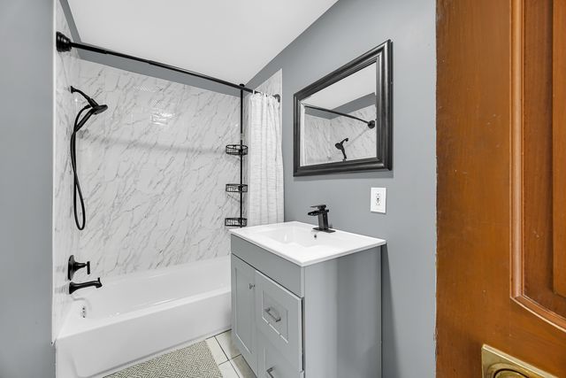 1819 N Mcvicker Avenue, Chicago, IL 60639