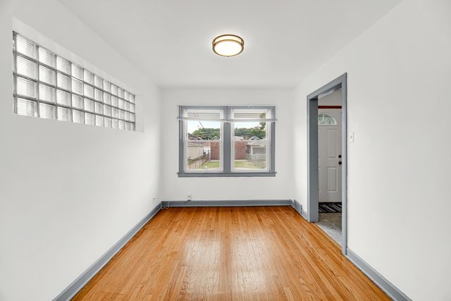 1819 N Mcvicker Avenue, Chicago, IL 60639
