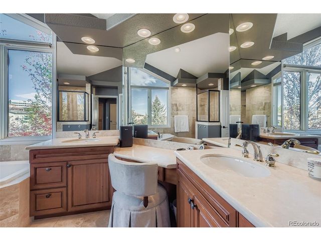 9410 S Silent Hills Dr, Lone Tree, CO 80124