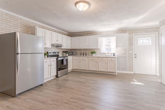 3016 Hartmetz Avenue, Evansville, IN 47712