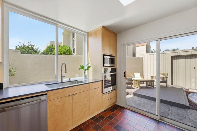 518 N Castlerock Terrace, Sunnyvale, CA 94087