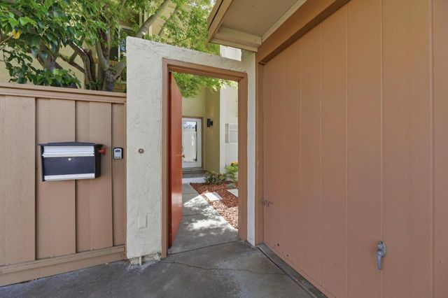 518 N Castlerock Terrace, Sunnyvale, CA 94087