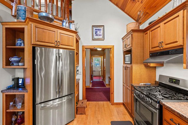 8840 SPRING LAKE ROAD, Amherst, WI 54406