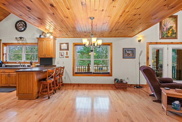 8840 SPRING LAKE ROAD, Amherst, WI 54406