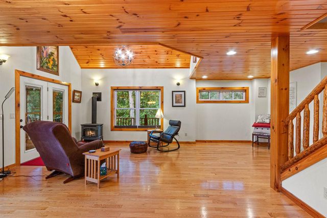 8840 SPRING LAKE ROAD, Amherst, WI 54406