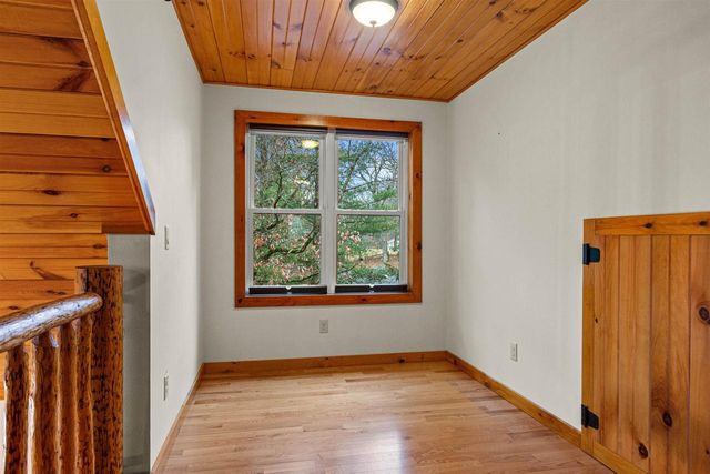 8840 SPRING LAKE ROAD, Amherst, WI 54406