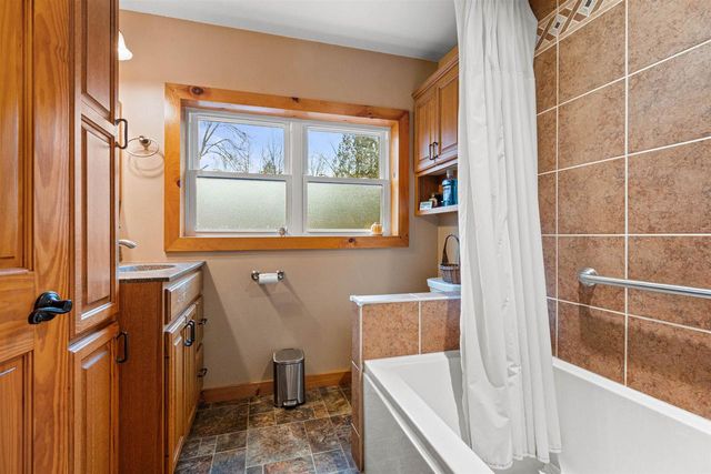 8840 SPRING LAKE ROAD, Amherst, WI 54406