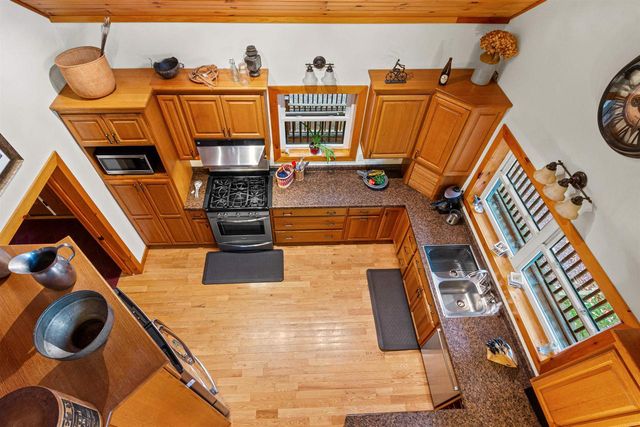 8840 SPRING LAKE ROAD, Amherst, WI 54406