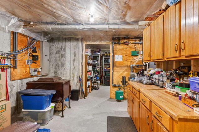 8840 SPRING LAKE ROAD, Amherst, WI 54406