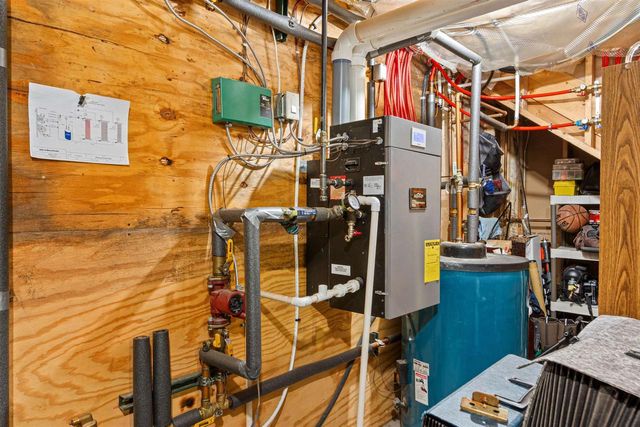 8840 SPRING LAKE ROAD, Amherst, WI 54406