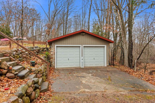 8840 SPRING LAKE ROAD, Amherst, WI 54406